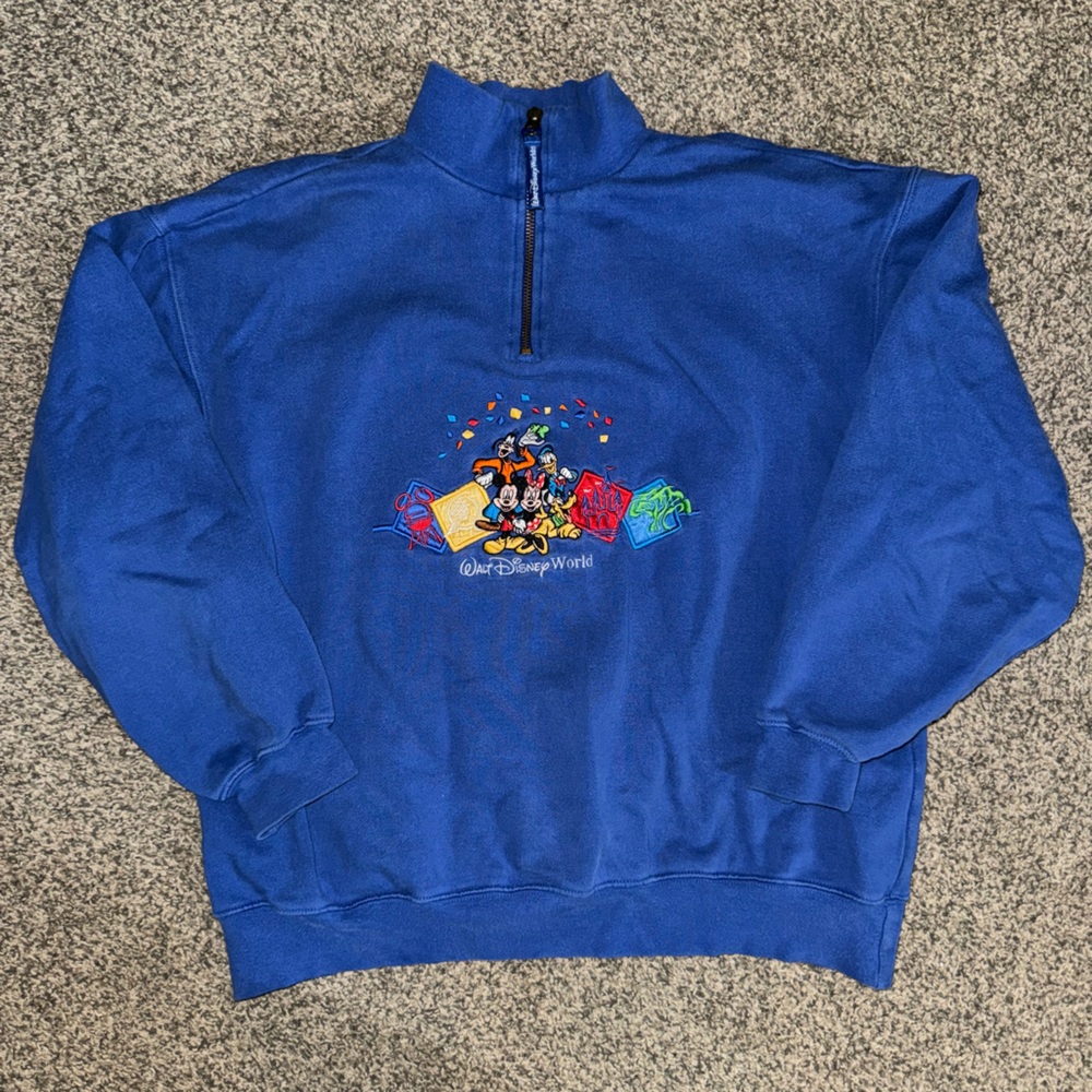 Walt Disney World Pullover